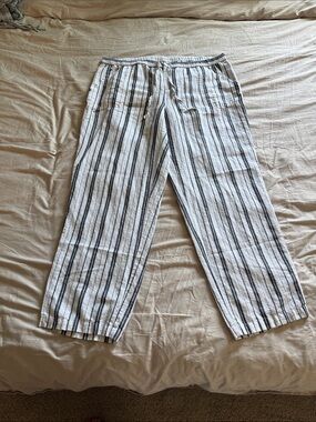 Liz Claiborne White and Gray Striped Elastic Waist Pants